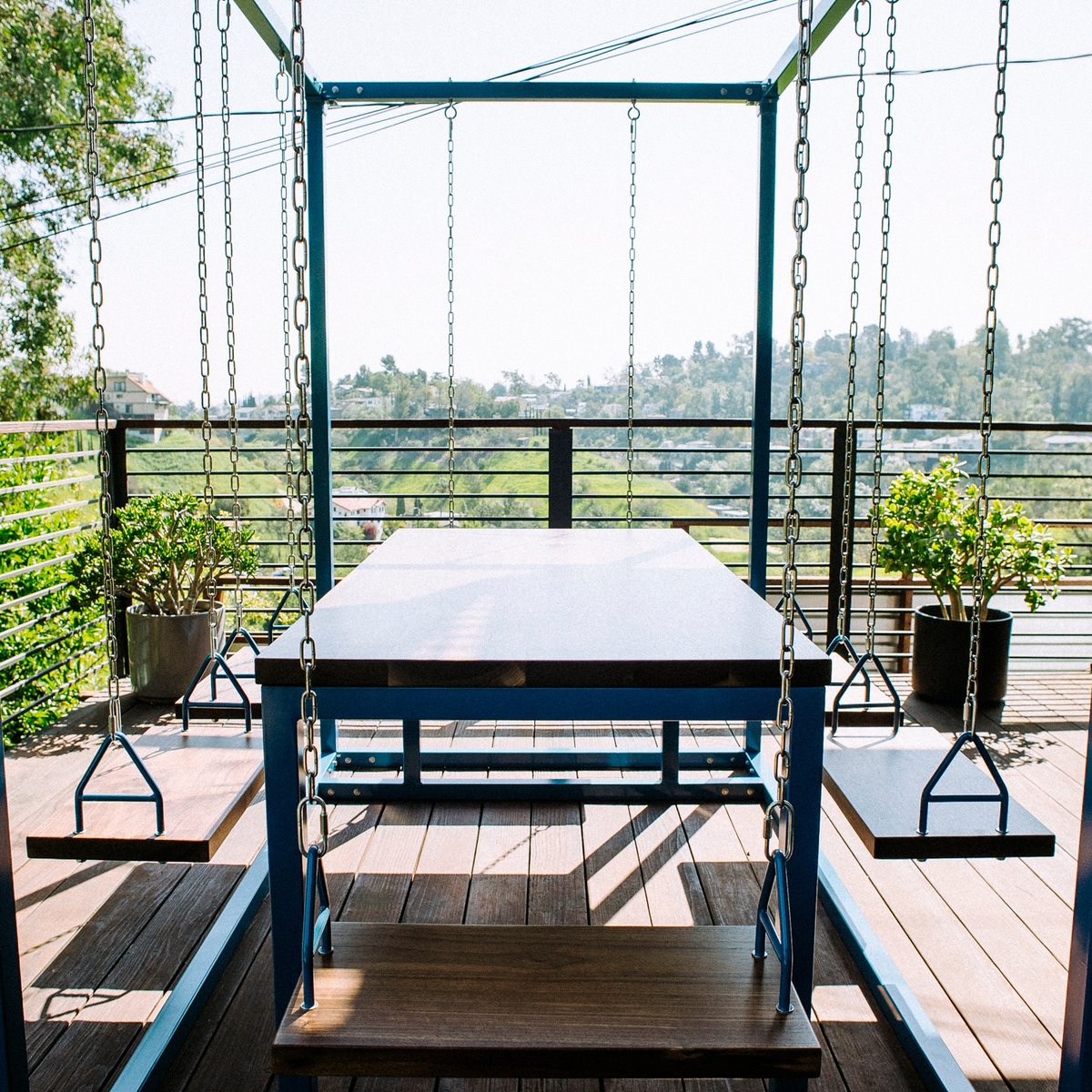 swingtables's tweet photo. Our 6-seater is a crowd favorite! Dream it in any color or material, and we'll bring it to life. From bold hues to unique textures, your imagination is the only limit. Dive into endless possibilities on our website & design your custom SwingTable! #CustomizeYourSwing #SwingTables https://t.co/4yP2lwbYO7