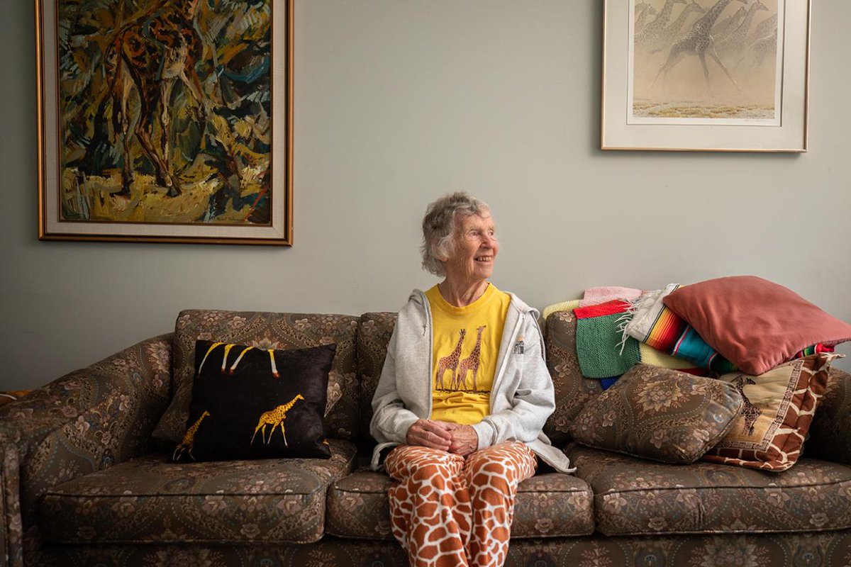 UTM's tweet photo. Anne Innis Dagg's interest in giraffes led her to South Africa in the 1950s.
Today, the zoologist is considered the founder of giraffe science.
Learn more about the life and times of Anne Innis Dagg at Thursday's #SniderLecture.
Detailsπ¦ https://t.co/wyXJMbI3cJ https://t.co/xd00D6QqAD