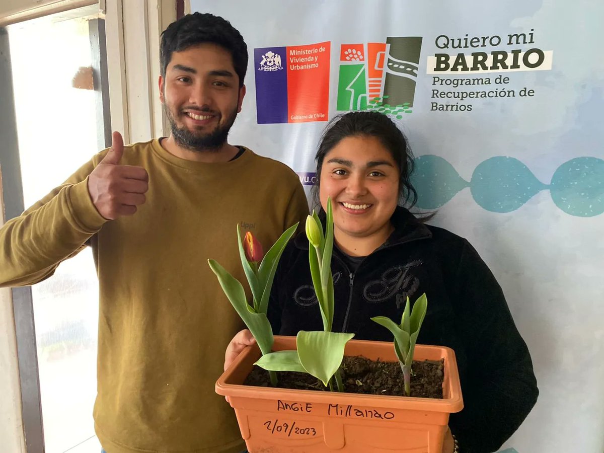 mi_estacion's tweet photo. 😊 El pasado viernes realizamos la entrega de certificados a las usuarias que participaron del taller de #JardineríaDomiciliaria, que impartió el Programa Quiero Mi Barrio, en #BarrioEstación y contó con la participación del monitor del #taller, Mario Melita.

@barrios8va https://t.co/YpsR8fhpRE