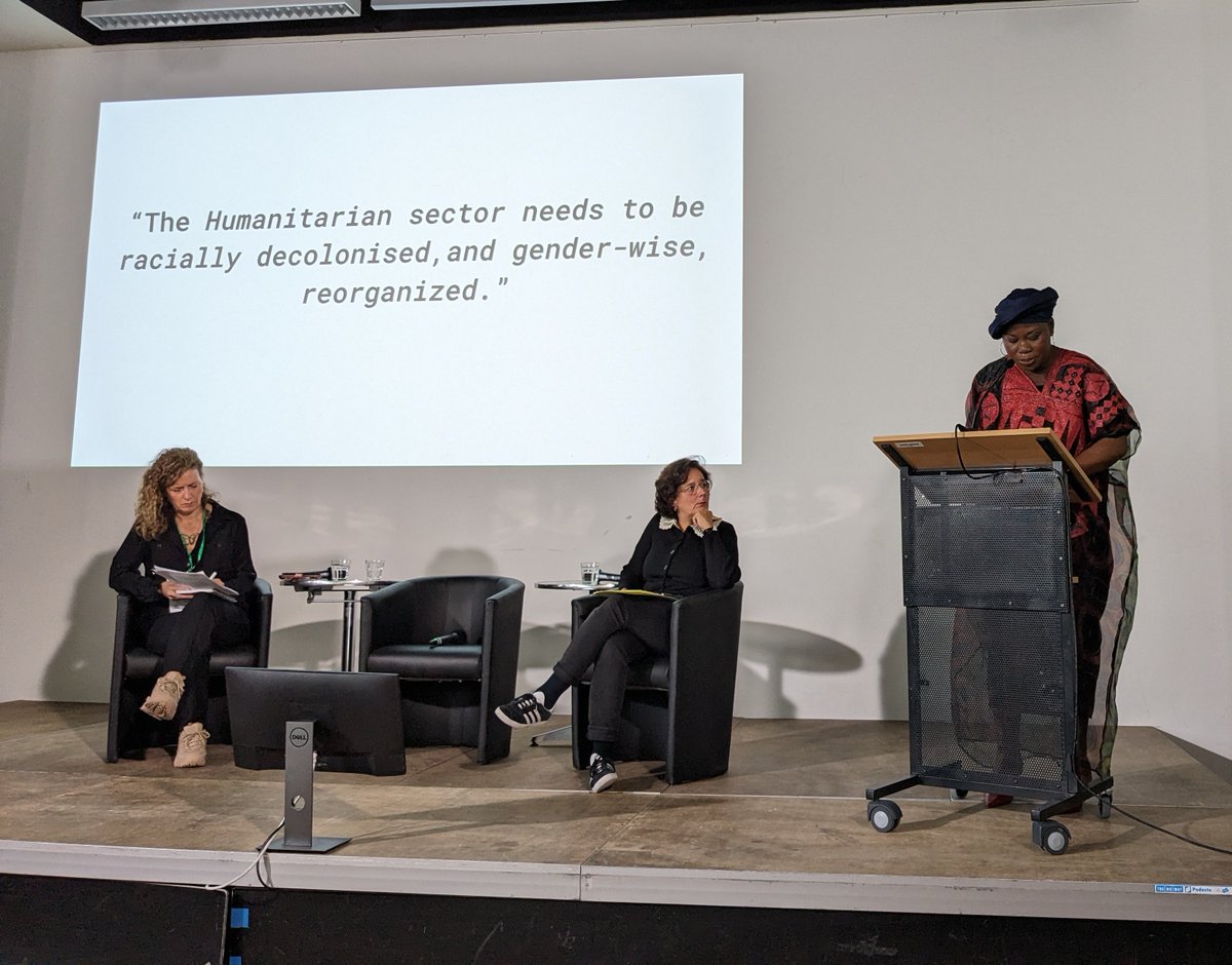 "Dem ‚Gespenst des Kolonialismus' begegnet man am besten, indem man es sichtbar macht."

@rgameyer spricht auf dem #HCBerlin darüber, wie der humanitäre Umgang mit Krisen vom #Kolonialismus geprägt ist und wie wir mit neokolonialen Ungerechtigkeiten umgehen können.