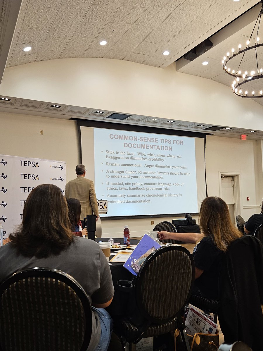 SDOMINGUEZ_'s tweet photo. Learning great documentation tips with Kevin Lungwitz! TEPSA AP Conference day ✌🏽 #WeLeadTX https://t.co/oSVCHvwaek