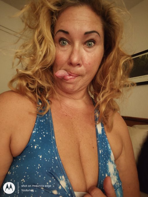Ass means ⭐ star https://t.co/uoEFfrcbIC  5dollarhug is an oxytocin dealer and Leading Creator playing<a href="/tag/smoking"class="tags"><span>#smoking</span></a><a href="/tag/woman"class="tags"><span>#woman</span></a><a href="/tag/cannabis"class="tags"><span>#cannabis</span></a><a href="/tag/creators"class="tags"><span>#creators</span></a><a href="/tag/genx"class="tags"><span>#genx</span></a><a href="/tag/al"class="tags"><span>#al</span></a>