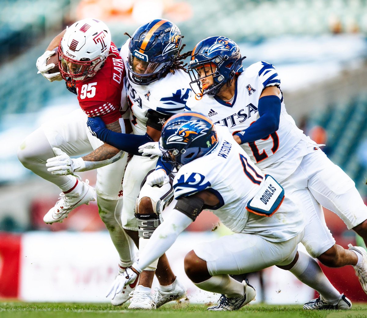 A few captures from Saturdays game. <a href="/Temple_FB/">Temple Football</a> <a href="/TempleOwls/">Temple Owls</a> 

📸<a href="/Zam919/">Zamani Feelings</a>