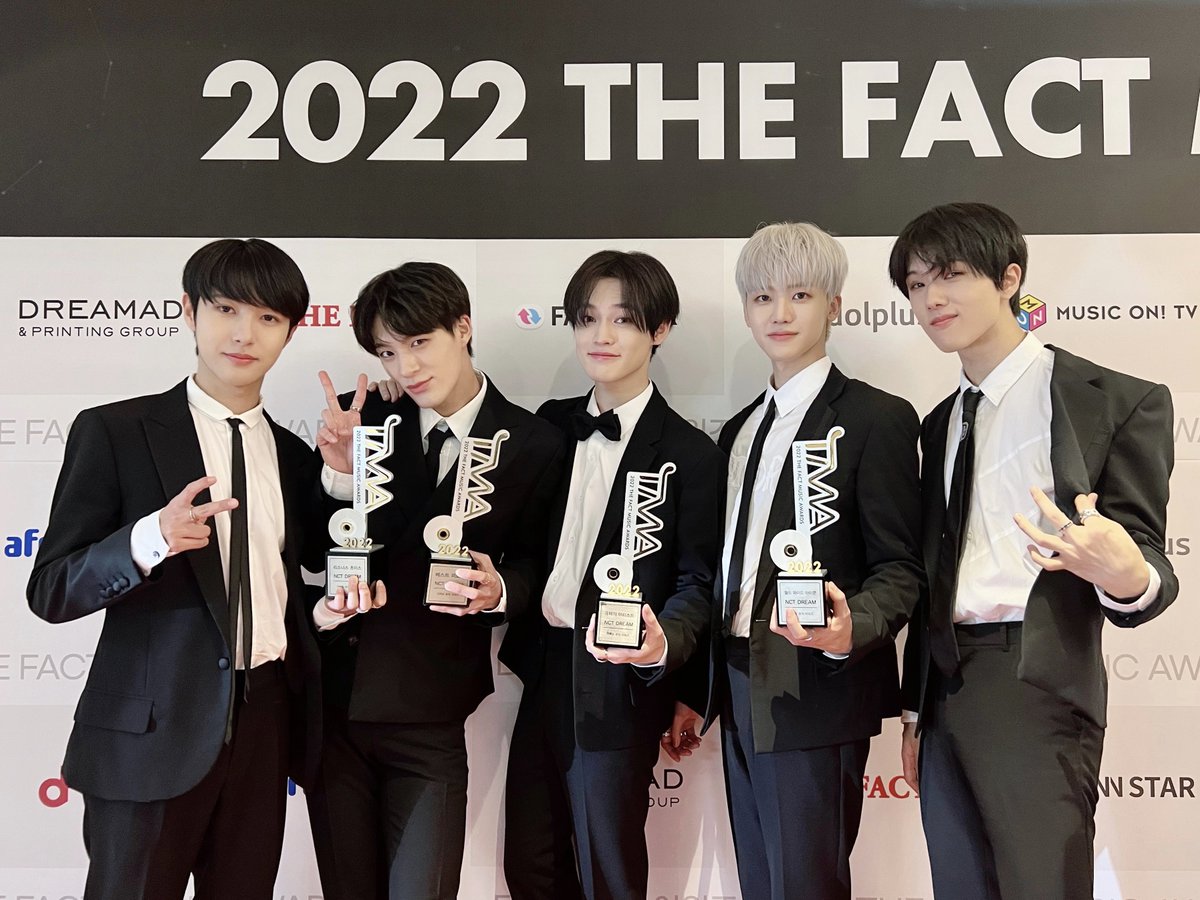 .<a href="/NCTsmtown_DREAM/">NCT DREAM</a> remains as the SM Entertainment's act with the most wins in The Fact Music Awards in one night (4 in 2022; tied with SUPER JUNIOR in 2020).

• Artist of the Year (Bonsang)
• Best Performer
• Listener's Choice
• Worldwide ICON