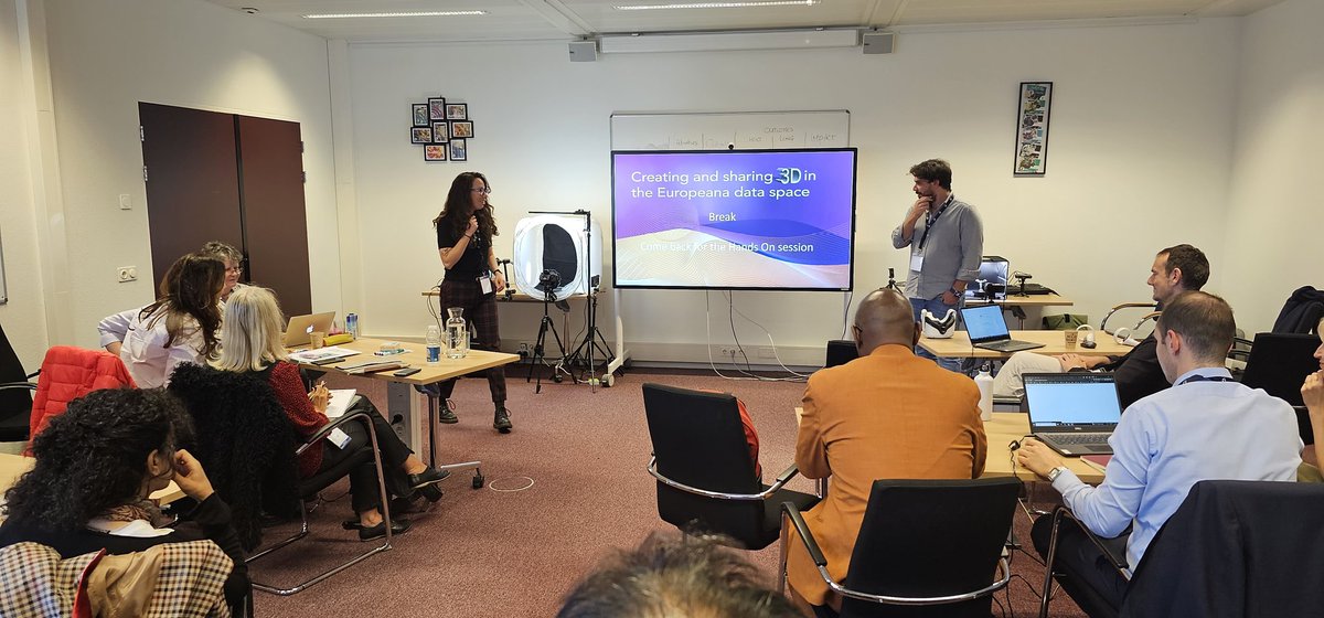 FaimpAvicom's tweet photo. Catherine Cassidy @StAndrewsOVW was in #AVICOMGC23 conference showing some research projects from @univofstandrews. Now she explains how #photogrametry works in the workshop Creating & sharing #3D in the @Europeanaeu data space in #EuropeanaTech2023 https://t.co/7txsG4sn6T