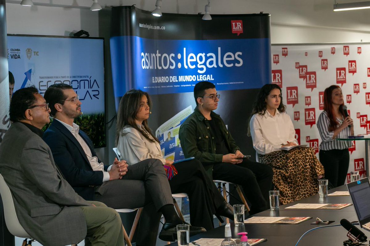 🔴#Conéctate al #ForoLR y conoce las barreras y oportunidades frente a la adopción de tecnología por parte de la #EconomíaPopular junto a <a href="/RaulDCastellano/">Raúl Castellanos</a>, director de Economía Digital en el <a href="/Ministerio_TIC/">Ministerio TIC</a>. youtube.com/live/RXVX1xe7D…