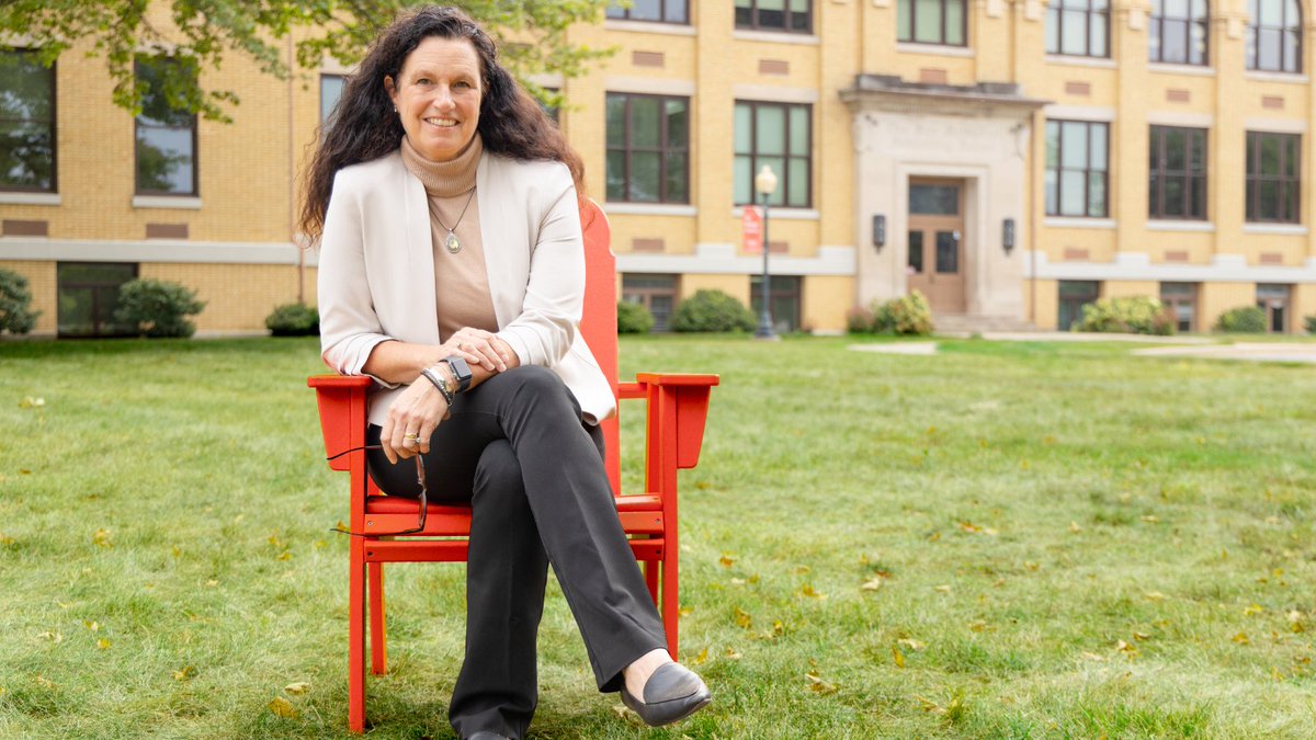 gracecollege's tweet photo. Professor Sharon Dutkowski uses her nonprofit experience to teach psychology classes at Grace. Learn about her here: https://t.co/pgMlshv6tI

#Psychology #LearnWithGrace #ProfDev #AcademicLife https://t.co/1sYgRtk5s4