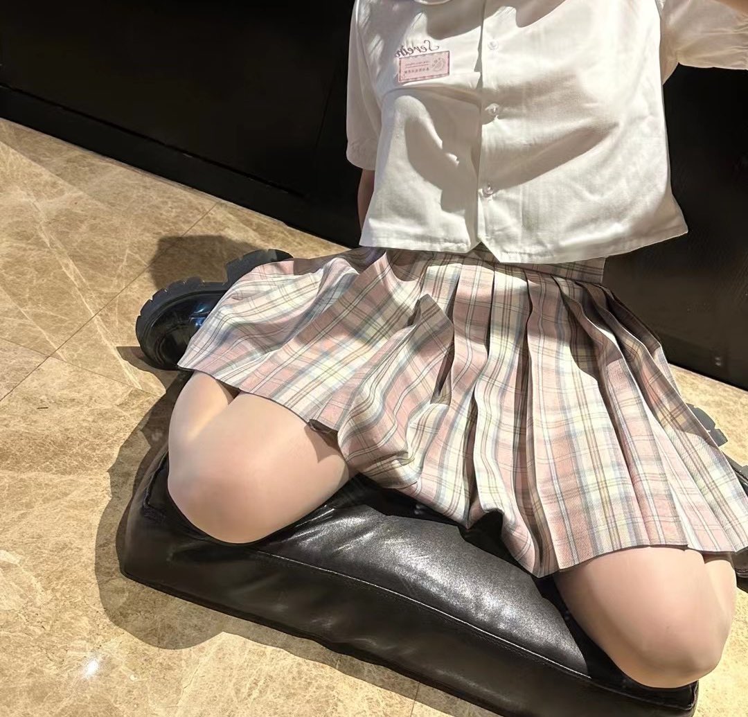 Chelizimm's tweet photo. 郑州这两天太冷了！！我里面热 能进来吗 ？ https://t.co/B5RbwRd6YW
