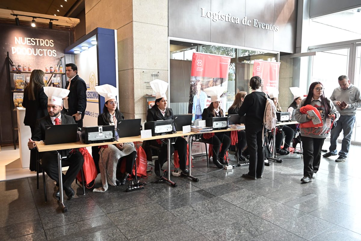 #AEstaHora | Iniciamos el primer día del encuentro de panaderos #BogotáHueleAPan 🍞 en el que podrás conocer las últimas tendencias del mundo de la panadería, participar de ruedas de financiamiento y mucho más. ¡Te esperamos en nuestra sede Salitre CCB!  #CCB145