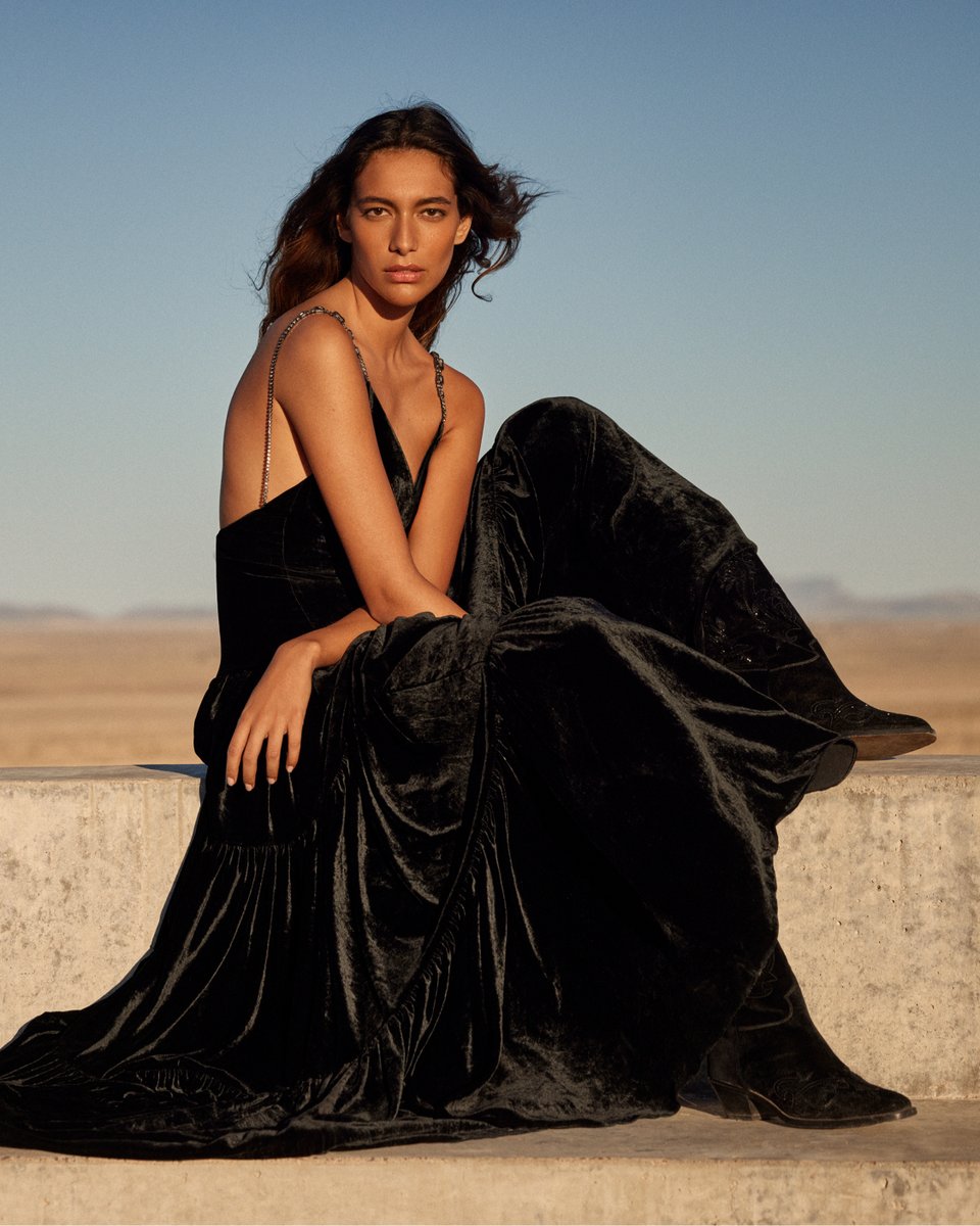 Defined by a full-length black velvet skirt that catches the wind, this  #RLCollection gown celebrates the romance of Ralph Lauren eveningwear.  Explore more from Fall 2023: https://t.co/llL9Rlpy5r