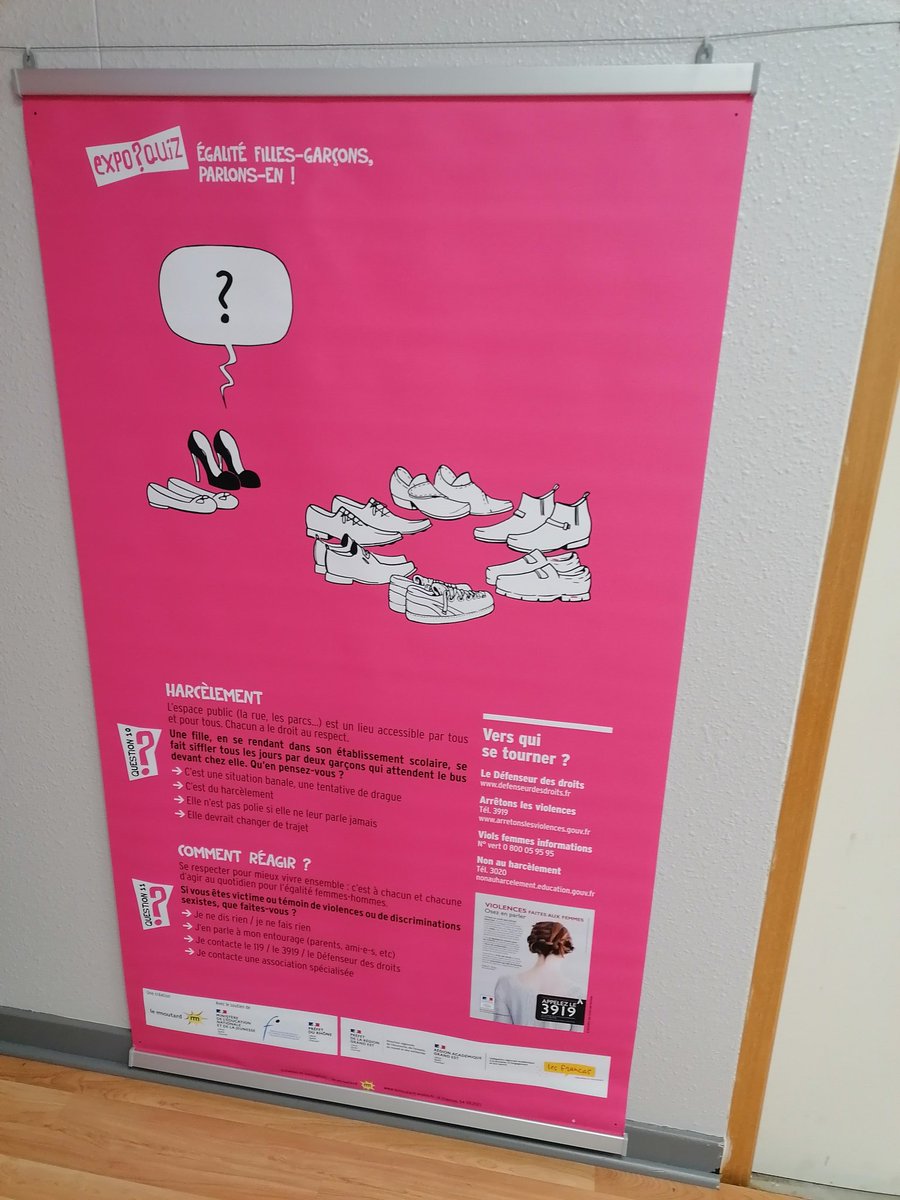clglafontaine54's tweet photo. Cette semaine, les classes du collège ont pu découvrir l'expo-quizz "Égalité filles-garcons, parlons-en !" éditée par #lemoutard. L'occasion d'interroger et déconstruire les stéréotypes de genre.
#egalitefillesgarcons #antisexisme #education https://t.co/woFXeik721