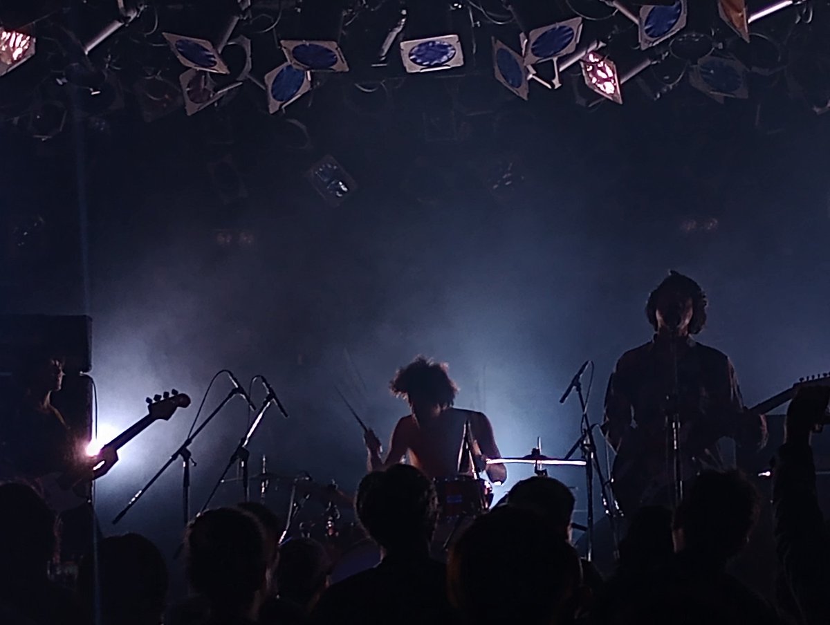 haplight's tweet image. 「DMBQ, ENDON, Jim O'Rourke + 石橋英子」/渋谷クアトロ
ENDON〜ジム・オルーク+石橋英子〜DMBQのスリーマンライブ〜!!!
轟音ノイズに、重層的なアンビエント、そして爆音ダイナマイトロック〜カッコいいですね〜🎶
#DMBQ　#ENDON