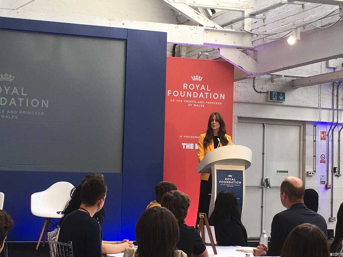 naomi_desouza's tweet photo. The Princess of Wales made a speech to around 100 young people on the work she and Prince William are doing on how young people can build resilience and navigate the difficulties of life. William looks on as she gets a big applause https://t.co/Pagq4Ebhza