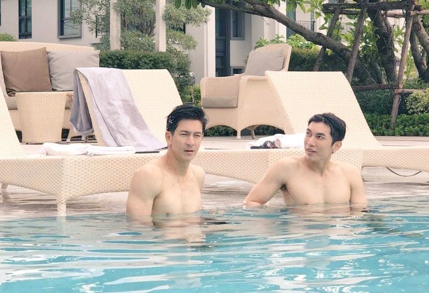 SoldeLima3's tweet photo. The scenes of these characters have attracted attention for being different from those expected from a larkom, but the important thing is to highlight that Tik & Mew have worked very well on them acting,
#tikpholdee #MewSuppasit
#ลมพัดผ่านดาวEP19 #SOMETHINGINTHEWIND https://t.co/pF7jHl4bml