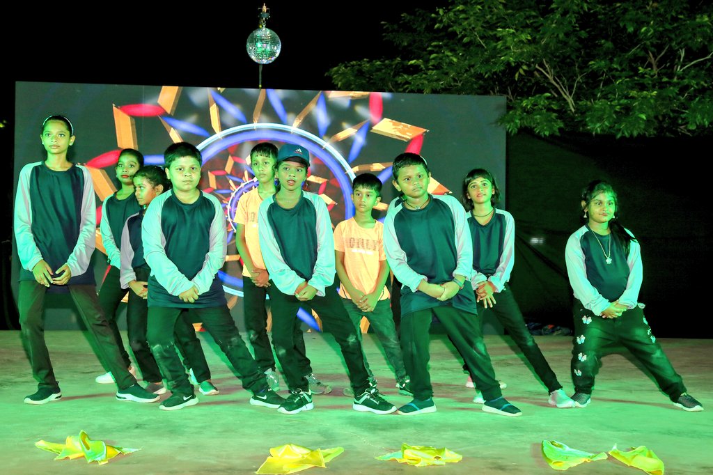 Yoshvas_Studio's tweet photo. #yoshvasdancestudio Pallavaram Branch Teens Batch-1 performance #first #year #anniversary #dance #show https://t.co/UT3gP3VNwu