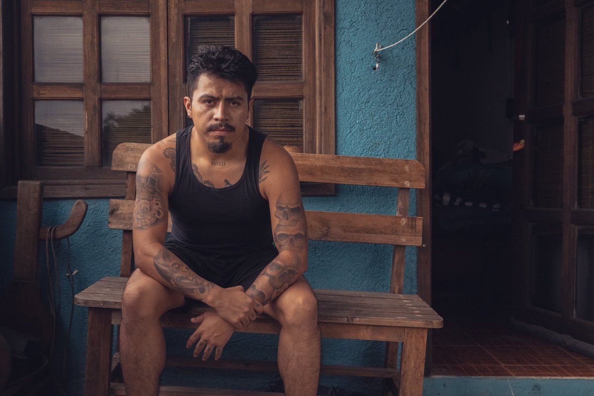 Jaredcastro77's tweet photo. La vida tiene demasiadas perspectivas, ¡disfruta!🫀

📸 male.erotica 🔥

#scrufflatino #scruff #tatuaje #chacal #lgbt #leather  #man #latino #Tatto #tattoos #Oaxaca #mexico #followme #beautiful #piercing #cerveza #hombre #instalike #Gay #gayboy #instagay #pride #macho #moreno https://t.co/DgC7TOarIY