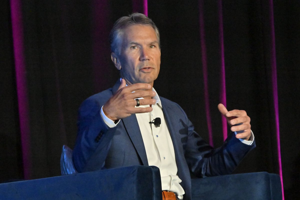 CRN's tweet photo. WWT CEO: Why Partnering With IT Startups Drives ‘A Lot Of Value’ For Customers: https://t.co/UJsBfZjDQ3

@wwt_inc’s @jimpkavanaugh also shared how the solution provider giant is helping customers with adopting generative AI on Monday at #BoB23. https://t.co/5tRP8l4RAY