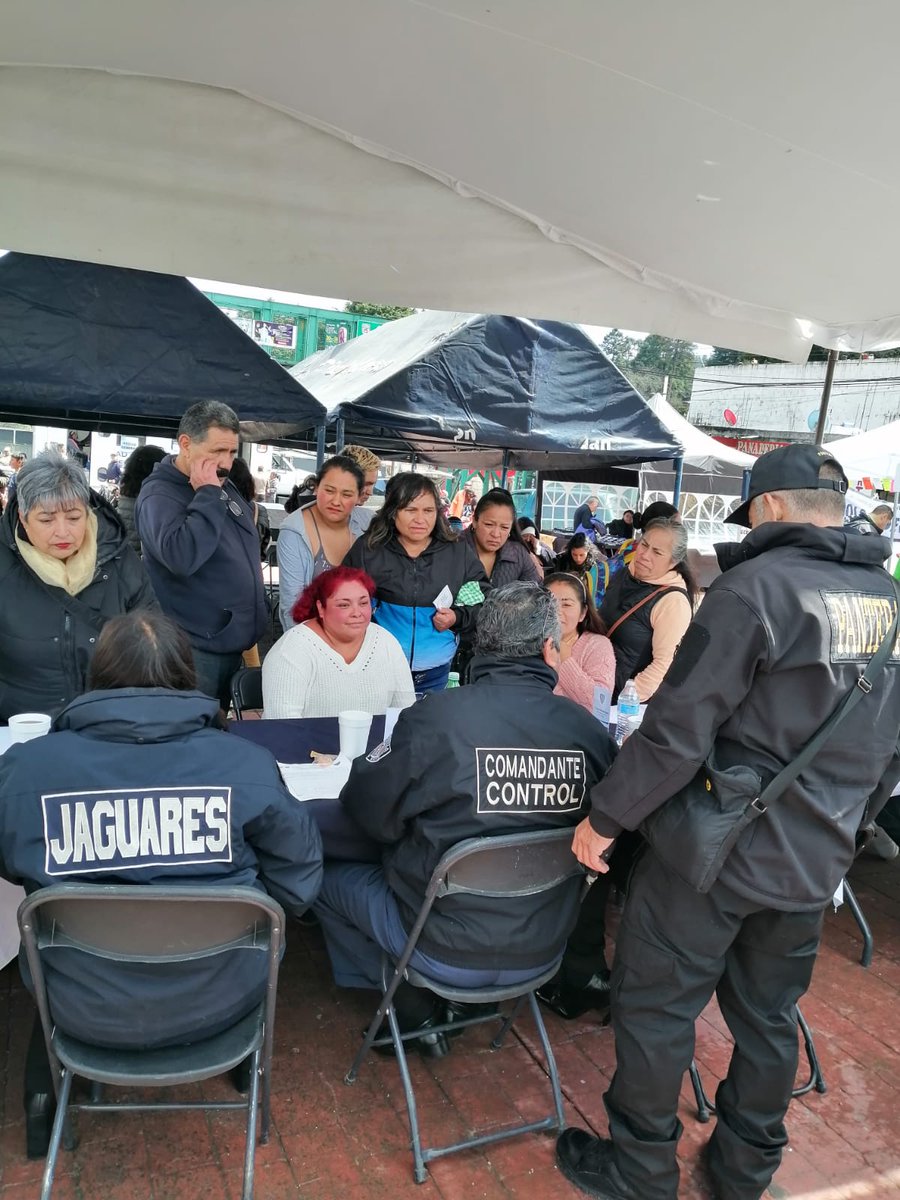 Mi equipo de colaboradores se encuentra en la #AudienciaPública q se está llevando a cabo en la glorieta de La Pila, #Cuajimalpa #CDMX, atenderán todas las peticiones directamente y a la brevedad posible. #SiempreContigo.