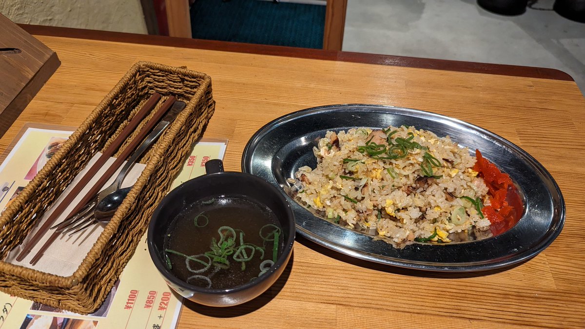 DAIZOwire's tweet photo. #ガレージナイン  #晩ご飯 
日替わり晩ご飯とな•́ω•̀)?
旨し！ https://t.co/2CoOgu7ELQ