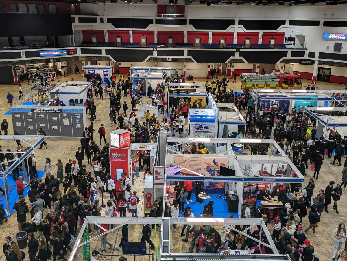 OESkillsEvents's tweet photo. Day 1 of SkillsCymru has been brilliantly busy with lots of great conversations taking place! ✨

Don't forget we are open from 4pm - 6pm tonight and it's free entry at the Utilita Arena! 😄

#SkillsCymru #careerevent #careerguidance #apprenticeships #careers #wales #cardiff https://t.co/pHuOjXxdhk
