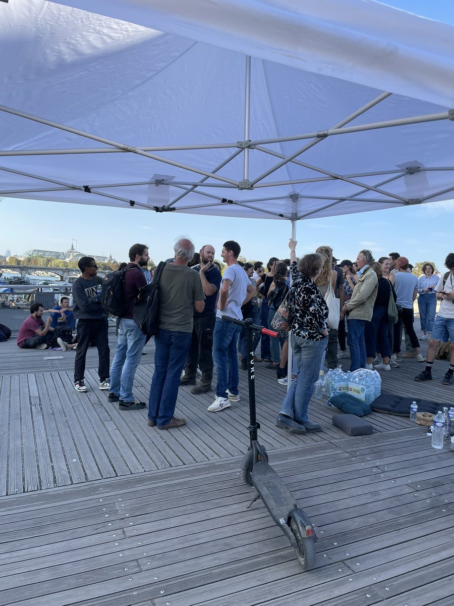 VivresansB's tweet photo. En direct de la passerelle #nomacadam #laderoutedesroutes https://t.co/6x1tpyYSHo