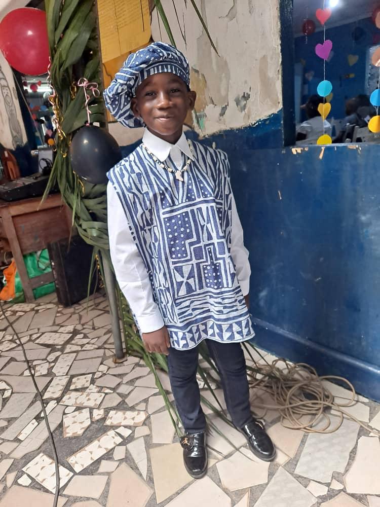 AnneNjom's tweet photo. Je vous supplie de faire large diffusion pardon chère famille c est mon fils porté disparu ce matin à Douala en allant à la boutique juste à côté de la maison vers 11h et jusqu'à lors il n est pas revenu svp balancez dans les groupes merci https://t.co/dxlkJlrtyb