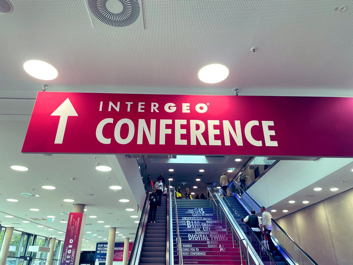 marispace_x's tweet photo. Wir sind heute auf der @InsideIntergeo Konferenz in Berlin. In der Session Datenräume, Gaia-X und Dienste 2.0  präsentiert Marispace-X Koordinator Jann Wendt, CEO von @northio_gmbh das Projekt vor dem Fachpublikum. https://t.co/gH2RB99nJn