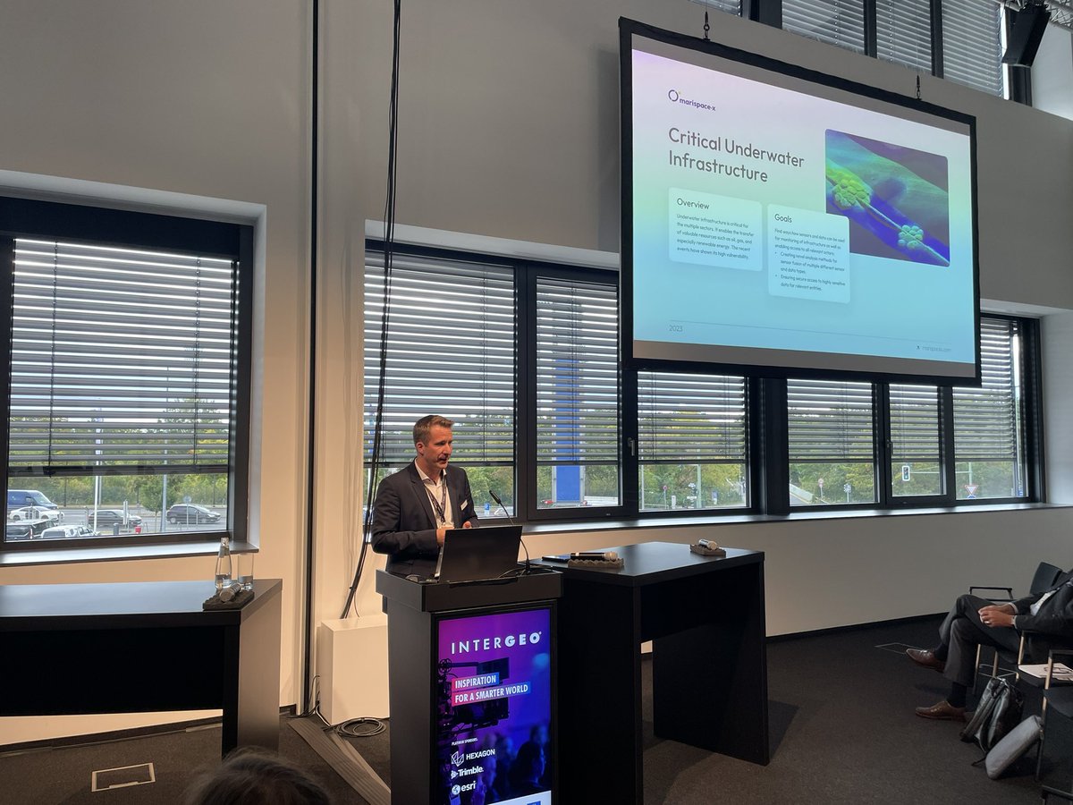 marispace_x's tweet photo. Wir sind heute auf der @InsideIntergeo Konferenz in Berlin. In der Session Datenräume, Gaia-X und Dienste 2.0  präsentiert Marispace-X Koordinator Jann Wendt, CEO von @northio_gmbh das Projekt vor dem Fachpublikum. https://t.co/gH2RB99nJn