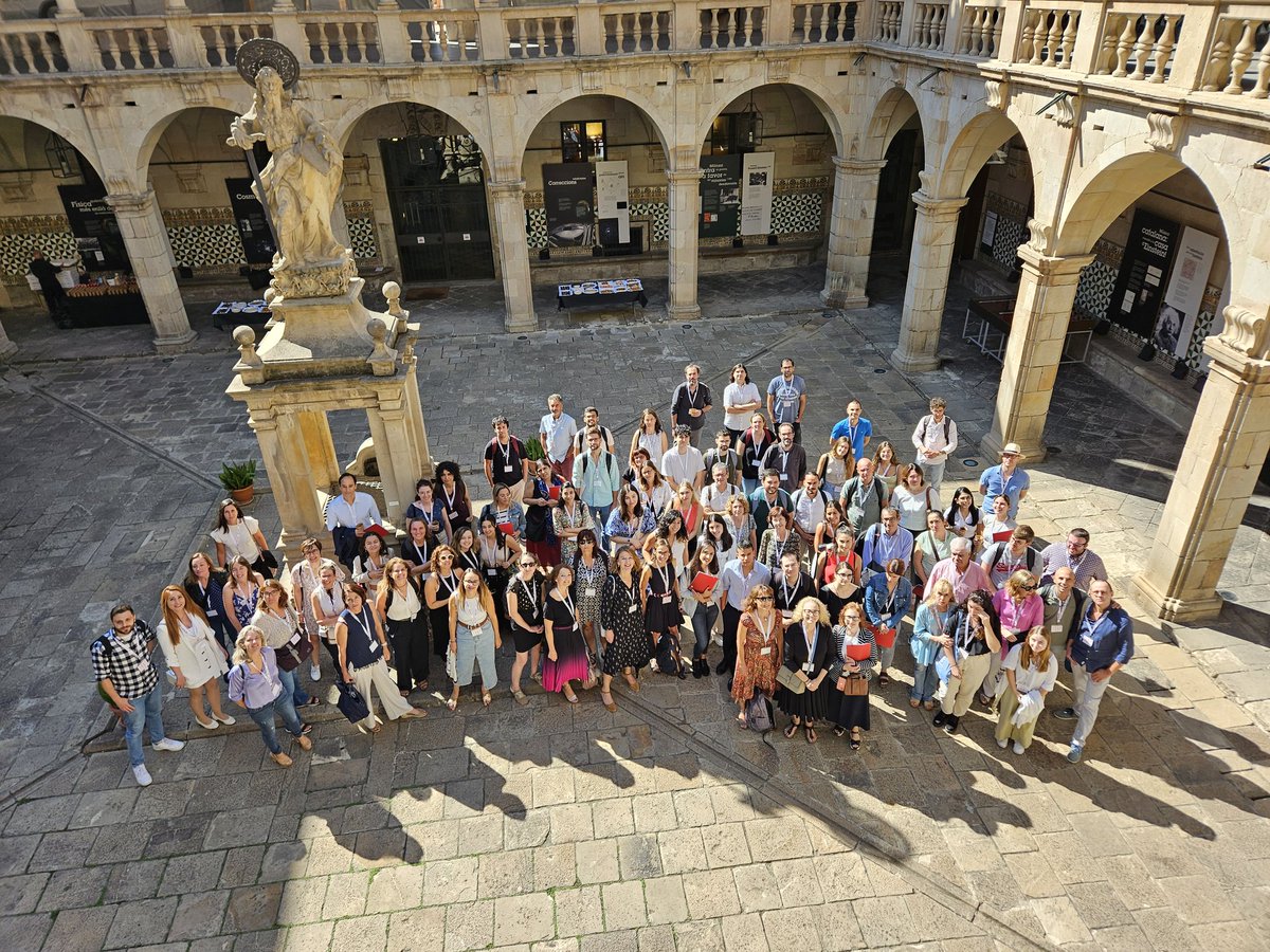 Eva46653369's tweet photo. Fantastic group photo from the 1st #MetNet #Nurcamein #French Nuclear Receptor & Metabolism meeting brilliant scientists from around the globe in Barcelona. Exciting discussions and new collaborations @SCB_iec @IBUB_UB @MetNet_Bcn @nurcamein @Co_Biologists @BQBiomedMolUB https://t.co/qPOpm7ktez