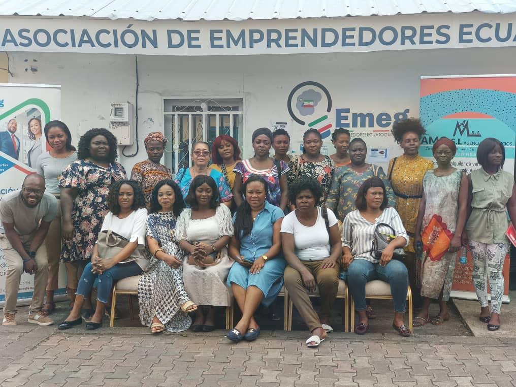 Cada una de estas mujeres tiene un sueño y están dispuestas a cumplirlos.
Necesitan mucho apoyo de la sociedad, todos podemos contribuir y ayudarlas a conseguir sus objetivos.
El potencial en ellas es indescriptible.
#formacion #apoyo #empoderamiento
<a href="/CarlosEndje/">Carlos Endje Ngonde</a> <a href="/GabrielObiang/">Gabriel Mbaga Obiang Lima</a>