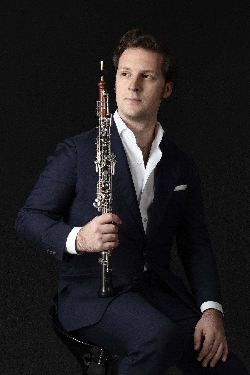 🙌🏻 LUJAZO de profes tenemos en el @csmaragon 

🎉Felicitamos a @angelsanchez_oboist por su 🔸Primer Premio🔸 y 🔹Premio del público 🔹 en el prestigioso concurso “Sony Music Foundation International Oboe Competition of Japan” 🎉 celebrado este fin de semana 

Enhorabuena, Angel!!