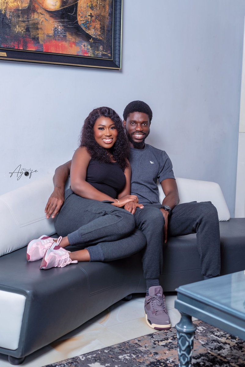 OpydivaM's tweet photo. Introducing our beautiful couple of #JaysCupofTee
🥰🥰❤️❤️
You know how the Bible says the feet of the righteous are ordered by the Lord… Our paths were def ordered by God.
Bride to be: @dre_omotayo 
Planner: @OpydivaM 
Makeup: @Chalovey1 
Photography: @ayofephotography https://t.co/TN8C0yvhya