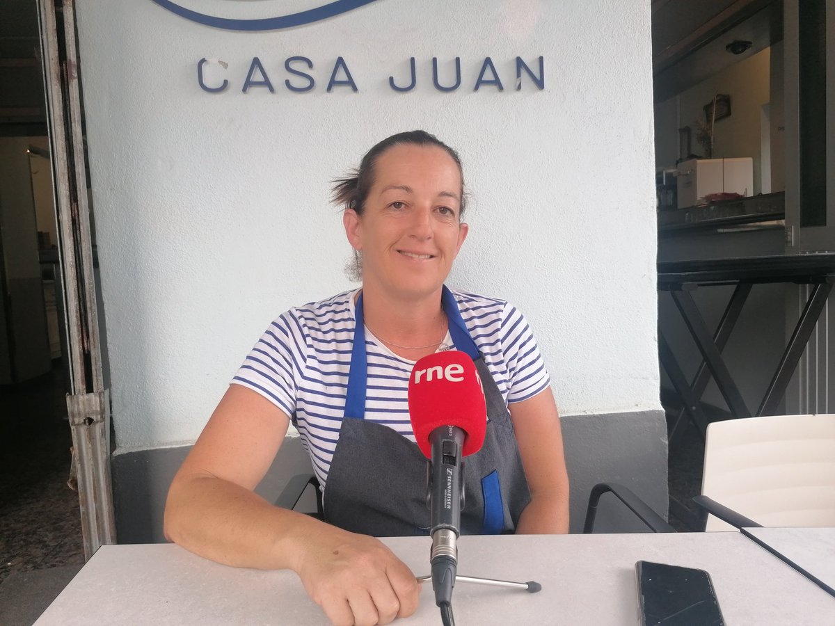 MinervaOso's tweet photo. Tama llegó en cayuco  desde Gambia y Lorena estaba en la #Acogida una historia de migraciones en  #ElHierro https://t.co/cEyVJYpedV