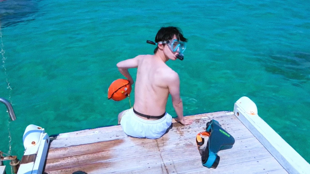 do0liking's tweet photo. 🏊🏻‍♂️🐰🤿🪸 https://t.co/ESuRXaVdnU