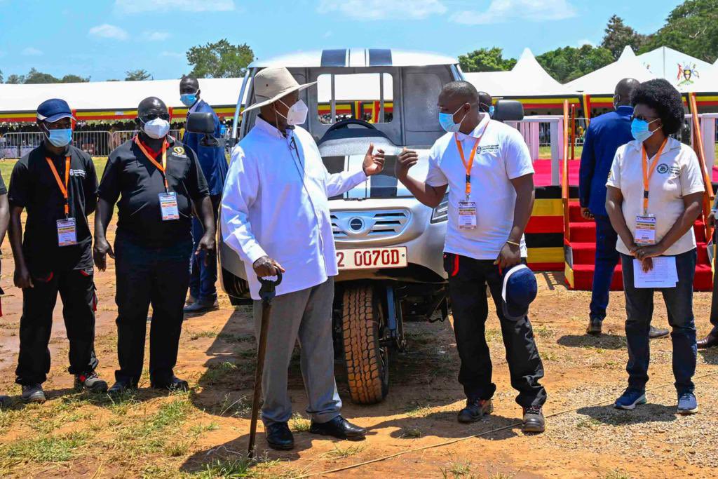 Johnlaban256's tweet photo. It is also important to note that The #Bingwa trike made its official debut yesterday at the #UgAt61 festivities held in Kitgum District and was officially launched by HE @KagutaMuseveni
#UgTusimbudde23 #NationalScienceWeek https://t.co/7qFSf572eB