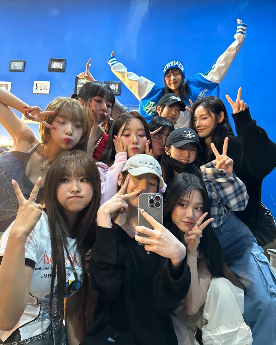 hyunjinlog tweet picture