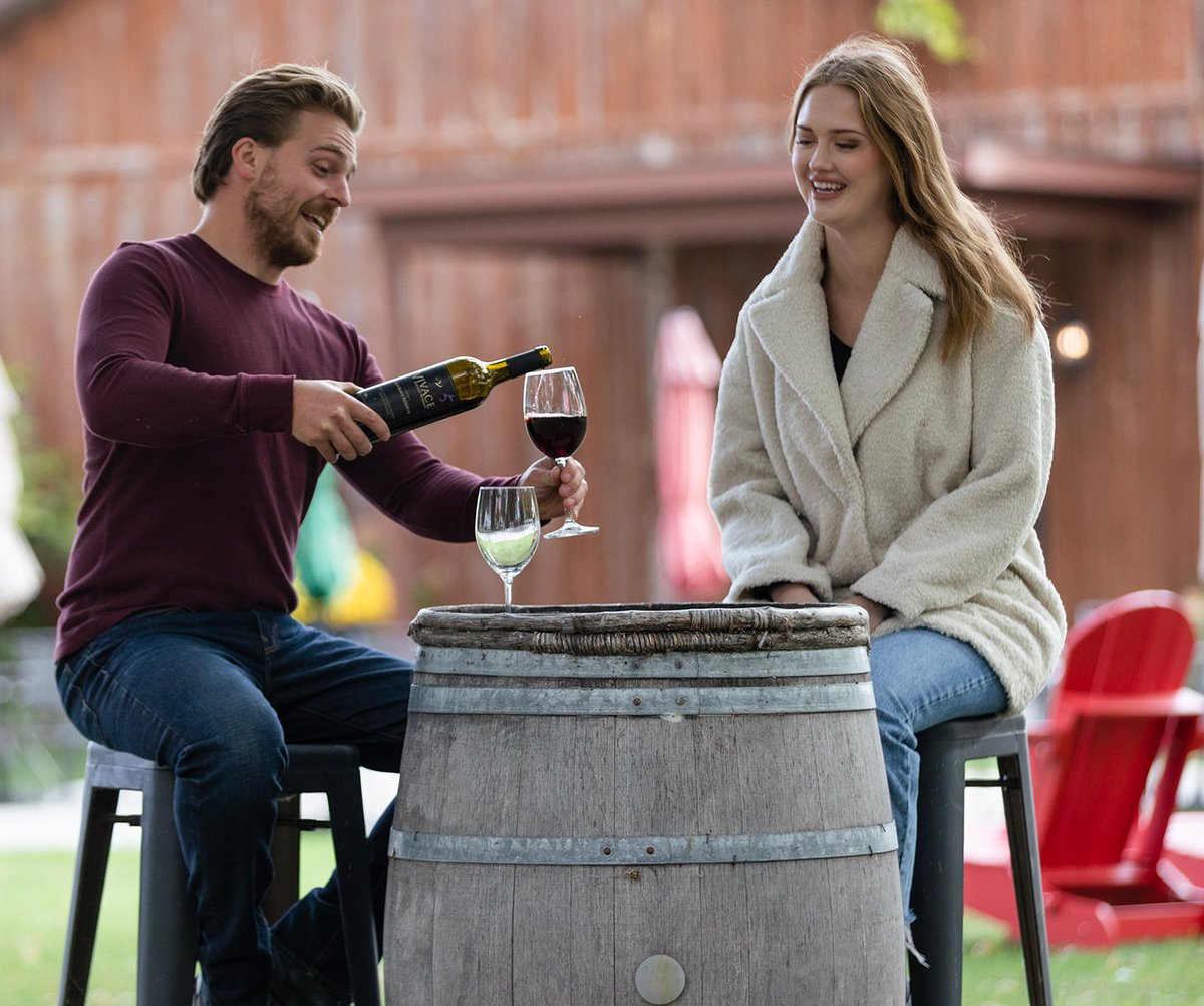 Oouf! That sweater weather certainly hit fast and furious this weekend didn't it? Our wineries weren't quite ready to mark the end of patio season just yet but you can feel it coming.

Get that last outdoor winery visit in before it's too late!

#epicwineries #sweaterweather