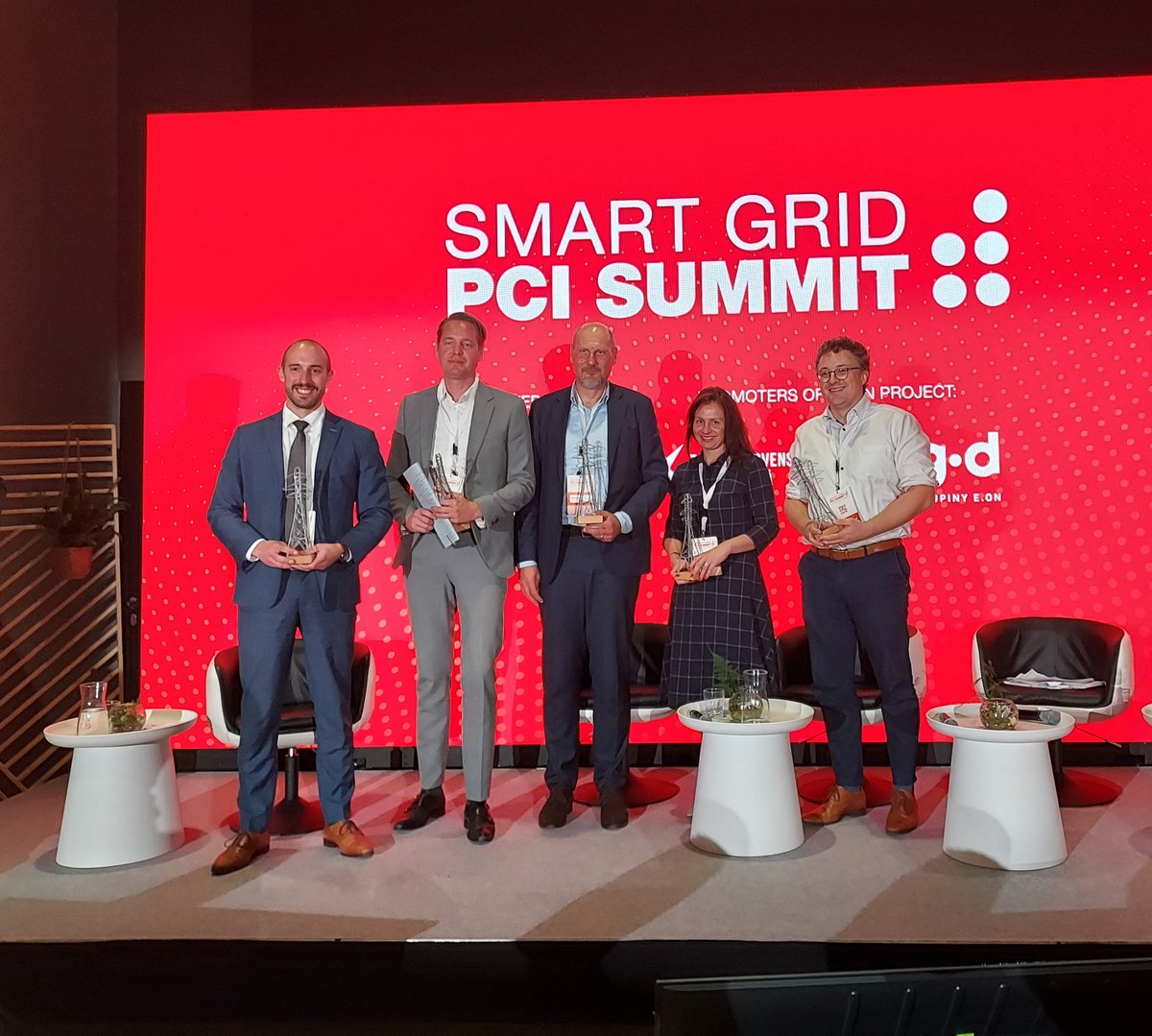 Our Expert Coordinator Stephan Gross joined the debate on @AconSk's #SmartGrids project during the first edition of the PCI - European Energy Summit in #Bratislava.

#PCI #gridreliability #gridconnection #FutureGridsEU #Summit #digitalisation
