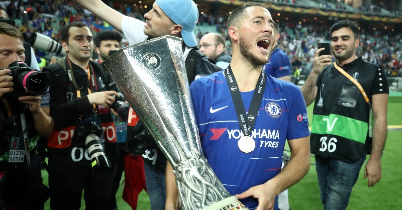 UEFA's tweet photo. Thank you, Eden 🖤💛❤️ @hazardeden10 https://t.co/6tkKHwGml4