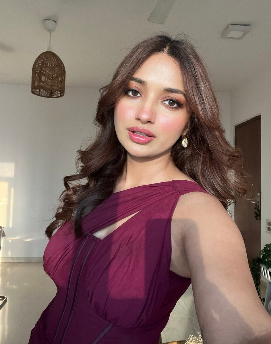 wokeindian14's tweet photo. Who is Hot? 🔥🔥

Like for #JiyaShankar
RT for #ManishaRani

#Abhisha #Abhiya #BiggBoss #BiggBossOTT 

Like.                             RT. https://t.co/Gnw7yk5v2o