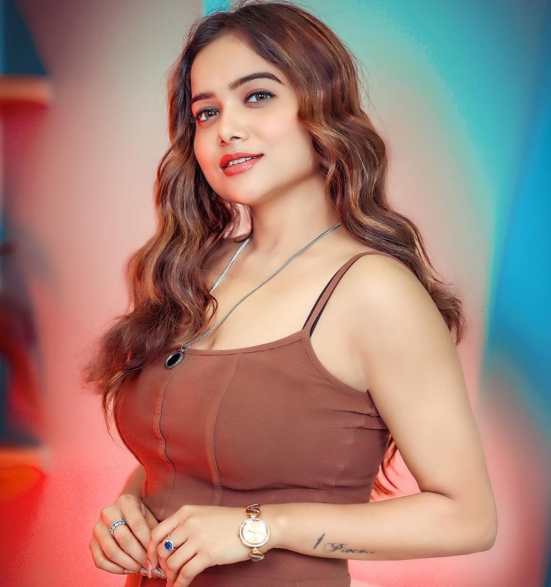 wokeindian14's tweet photo. Who is Hot? 🔥🔥

Like for #JiyaShankar
RT for #ManishaRani

#Abhisha #Abhiya #BiggBoss #BiggBossOTT 

Like.                             RT. https://t.co/Gnw7yk5v2o