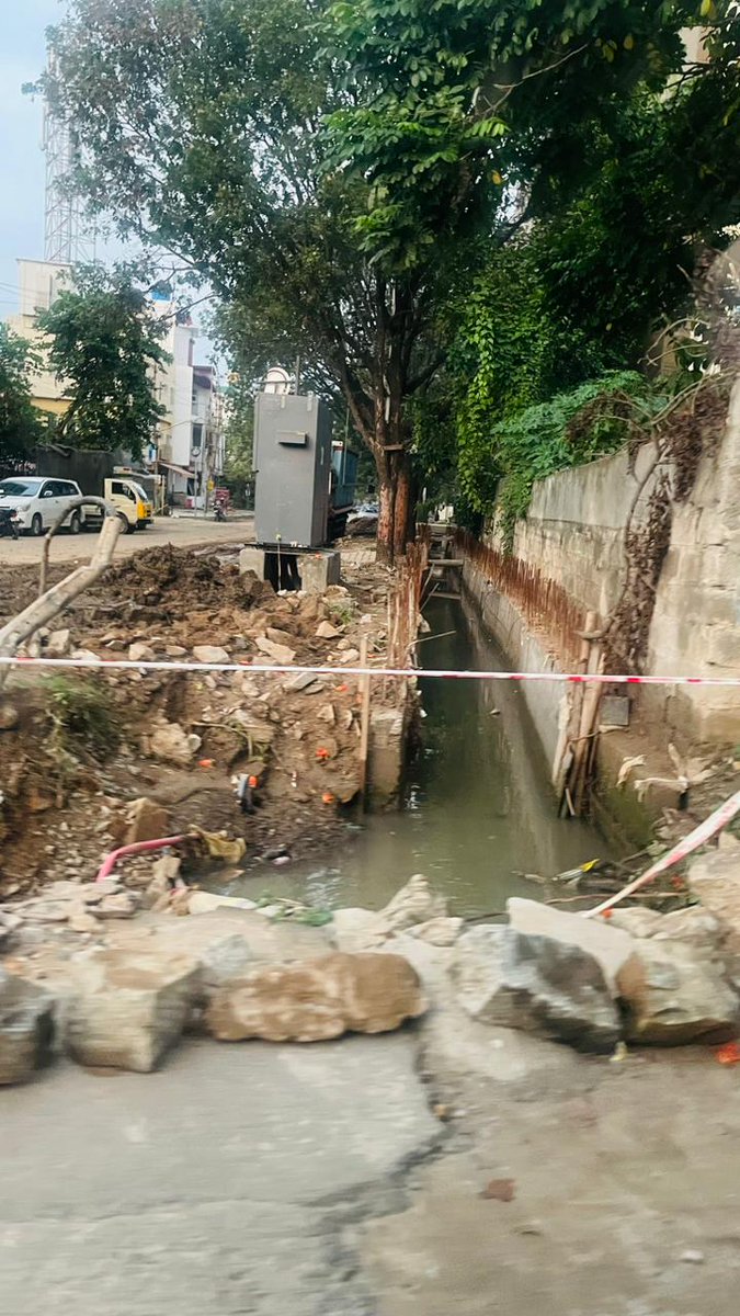 pradeepkmrm1's tweet photo. Thanks to BBMP for reinstating some of the stalled work to reduce flooding  situation at HBR Layout. Hope these projects complete soon to help the residents. @BBMPCOMM @siddaramaiah @DKShivakumar https://t.co/GHrUg7Ct2X