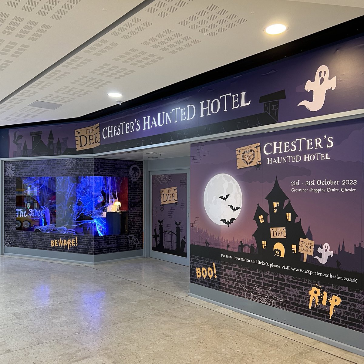 ChesterBID's tweet photo. Something spooky is coming to @GSC_Chester π¦π¦π¦
Go and take a look for yourself, if you dare look through the window!π
Check out more spooky goings on here π https://t.co/4OiGjAEAFg
#chester #experiencechester #halloween #hauntedchester #spooky https://t.co/pdVJnaihX9