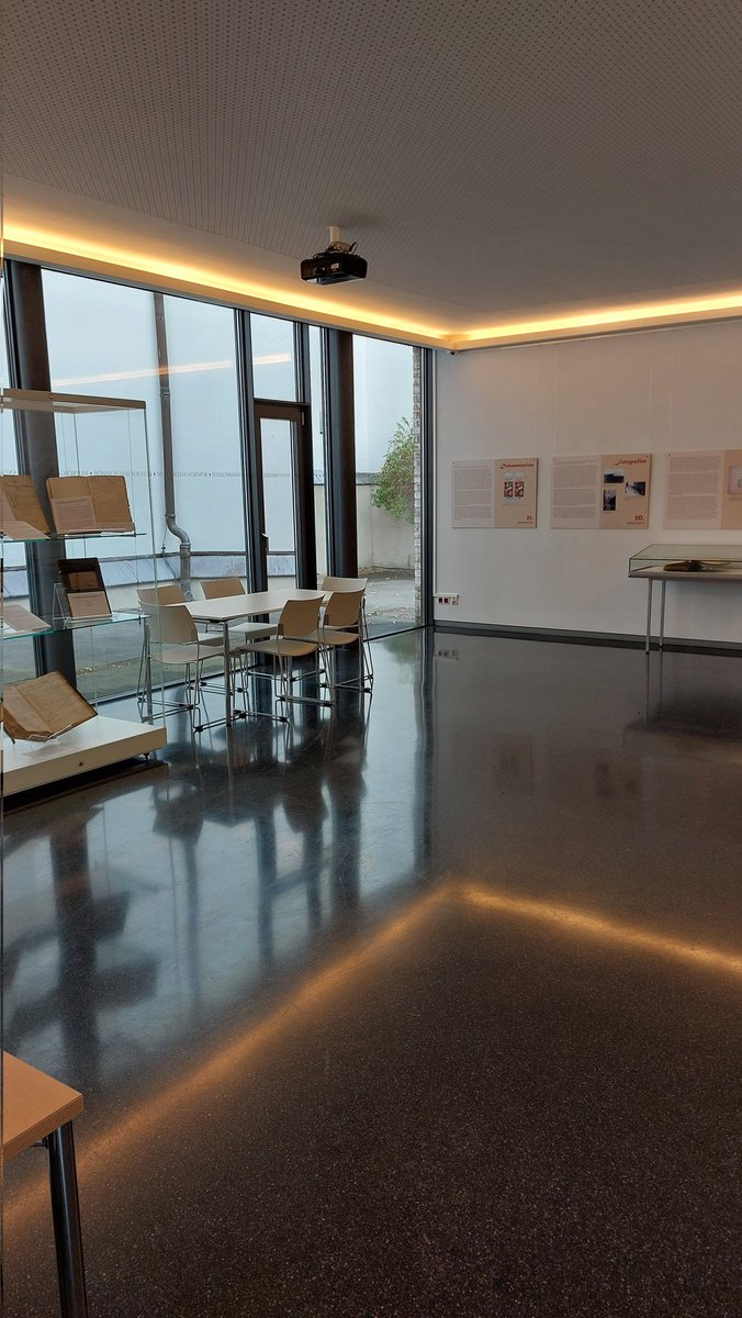 Noch gut zwei Stunden bis zur Eröffnung der Kabinettausstellung des #Stadtarchiv|s #Kamenz zu "700 Jahre Überlieferung".