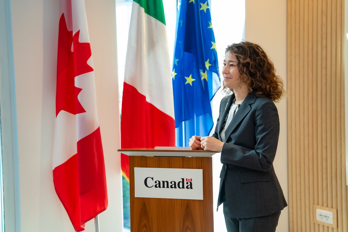CanadainItalia's tweet photo. Con il #TagliodelNastro inauguriamo ufficialmente i nuovi uffici del Consolato del Canada a #Milano, fulcro economico e industriale.
Siamo entusiasti di poter essere ancora più vicini ai #CitCan e alle loro necessità🫱🏻‍🫲🏼

🇨🇦 &amp; 🇮🇹: orgogliosi #partner, #amici, #alleati dal 1947! https://t.co/vQYmOK2rs9