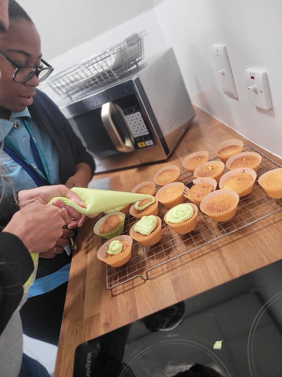 mount_unit's tweet photo. We enjoyed baking cupcakes for #WorldMentalHealthDay today, and we ate them at our Community Meeting with a #Teaandchat 😊 💚 https://t.co/qqu1qcHEZR
