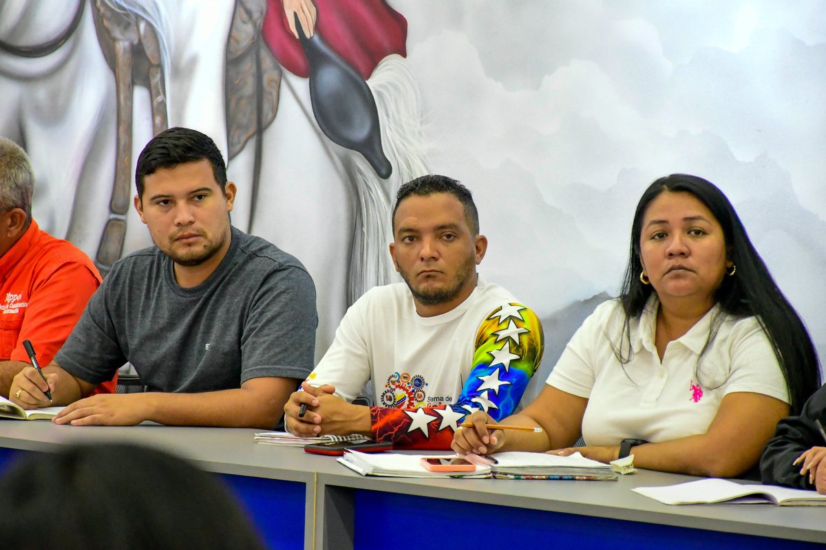 ¡Por la soberanía alimentaria!

Afianzamos nuestras instituciones educativas como espacios productivos. Con las Brigadas Escolares “Mi Conuco Escolar Carlos Lanz”, potenciamos la organización en las escuelas y liceos para contribuir al desarrollo de la patria.
#JuventudPatriótica