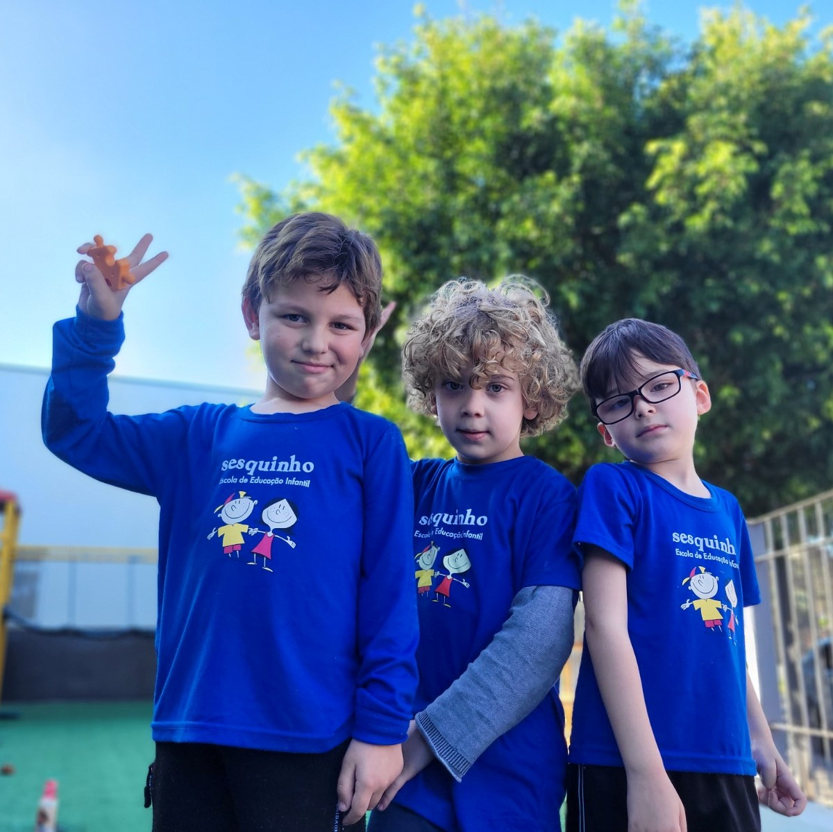 sesc_rs's tweet photo. Ser criança é bom demais, né? 🥳
Nossos alunos são muito fofos e transbordam alegria, felicidade e muita vontade de aprender. ✨🤸♀️
Hoje, comemoramos as crianças de agora e os futuros do amanhã. Feliz Dia das Crianças! ❤️
#SescRS #VemProSesc #DiaDasCrianças #criança https://t.co/FBIIrlC24V