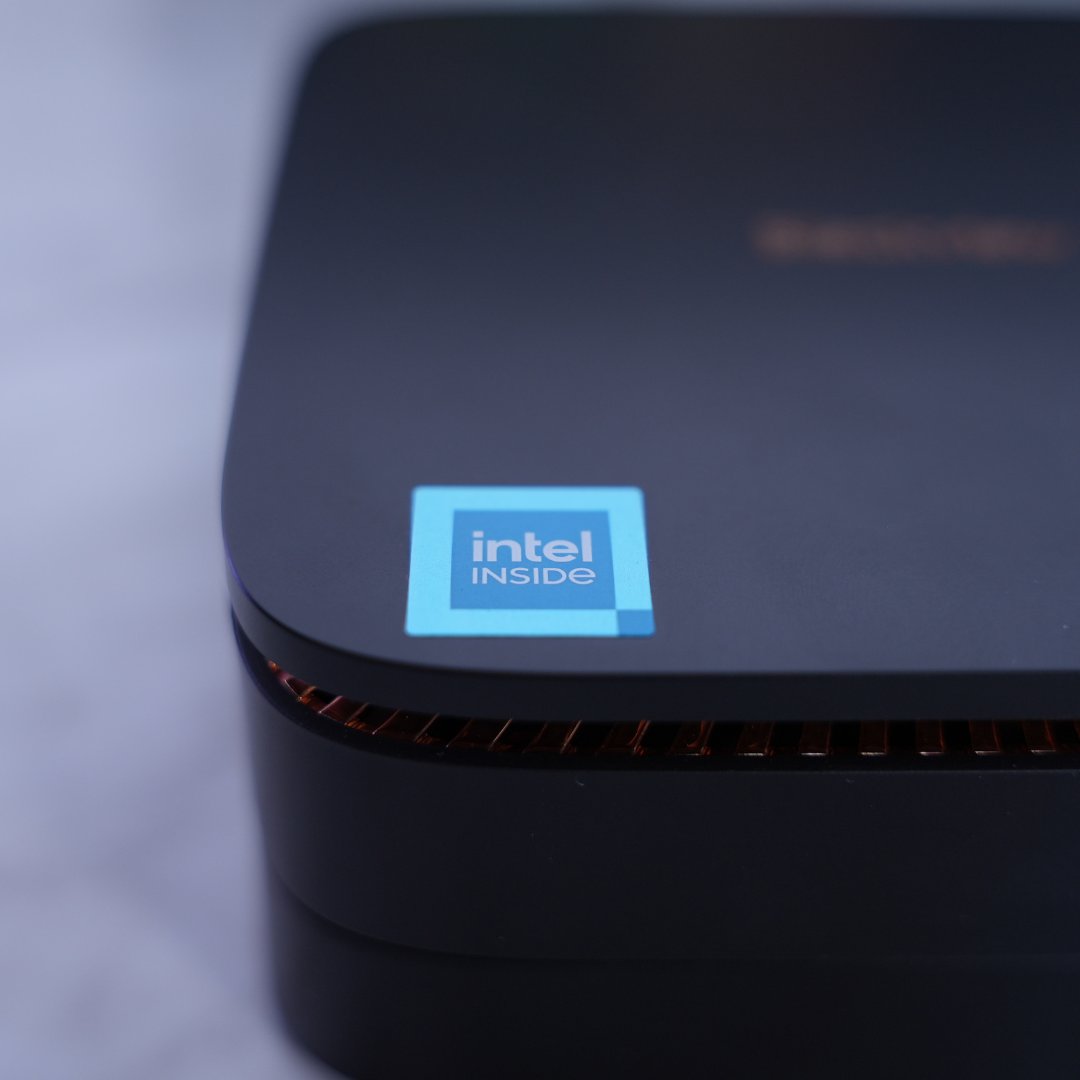 PCBrosLLC's tweet photo. This pint-sized powerhouse may be small in stature but packs a punch when it comes to handling office tasks. Equipped with integrated graphics, it ensures smooth and efficient operation for all your work-related needs.
#minipc #pcbros #pc #setupwars https://t.co/27mL4MGykU