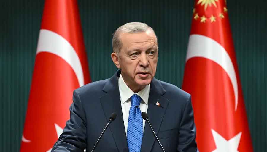 ‘Hayat pahalılığını çözmek için özgün ve akılcı politikalara dayalı yol izliyoruz’: Cumhurbaşkanı Erdoğan, Cumhurbaşkanlığı Külliyesi’ndeki Kabine Toplantısı’nın ardından millete seslendi. Ekonomiden güvenliğe ve bölgesel gelişmelere kadar pek çok konuyu… dlvr.it/SxFYl0